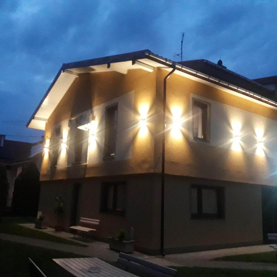 Noclegi I Restauracja Gracja Bełchatów Exterior foto