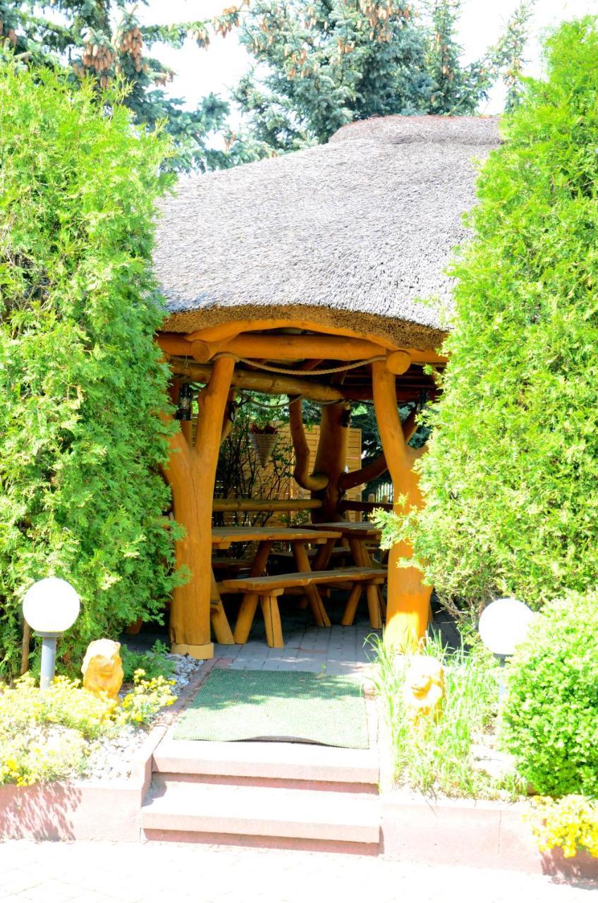 Noclegi I Restauracja Gracja Bełchatów Exterior foto